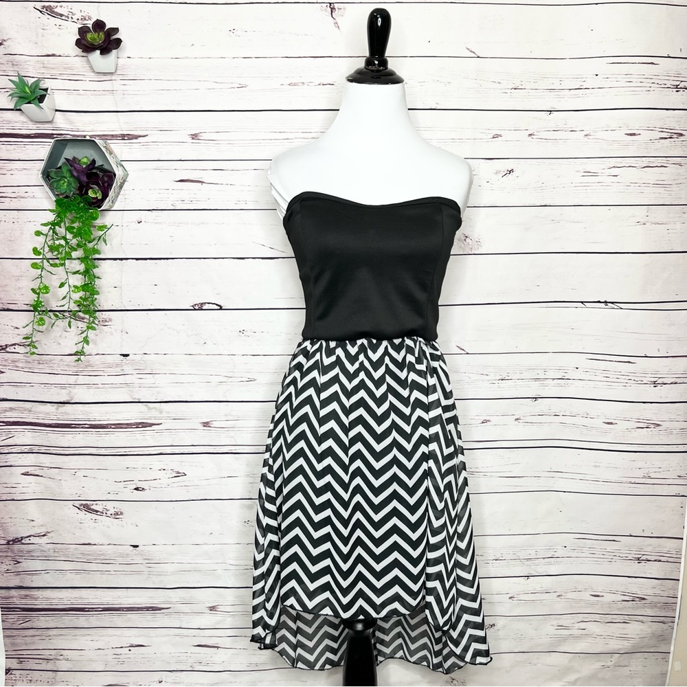 Annabelle Black & White Chevron Striped High Low Dress Size Medium